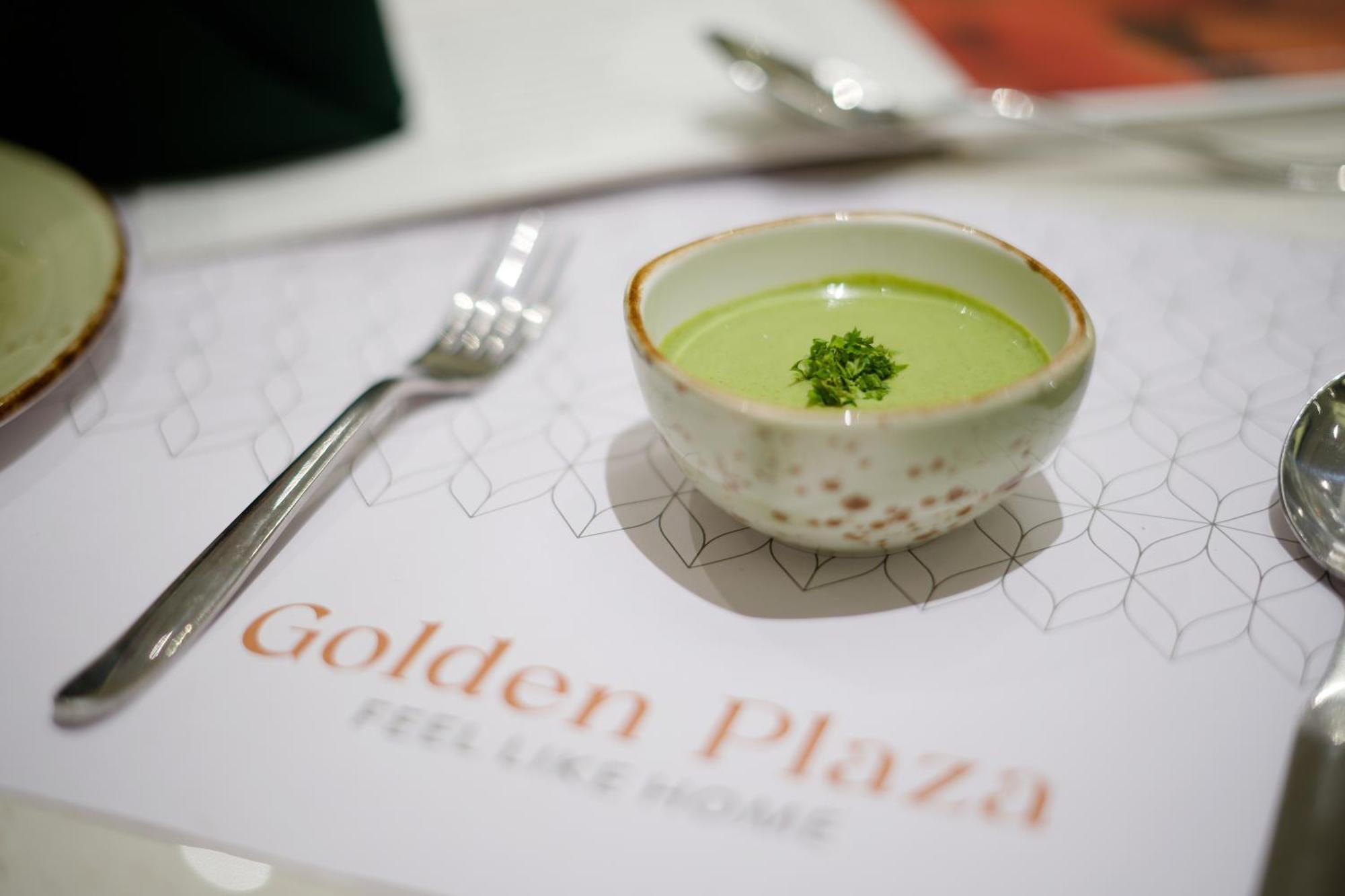 Golden Plaza Hotel Ahmedabad Exterior photo